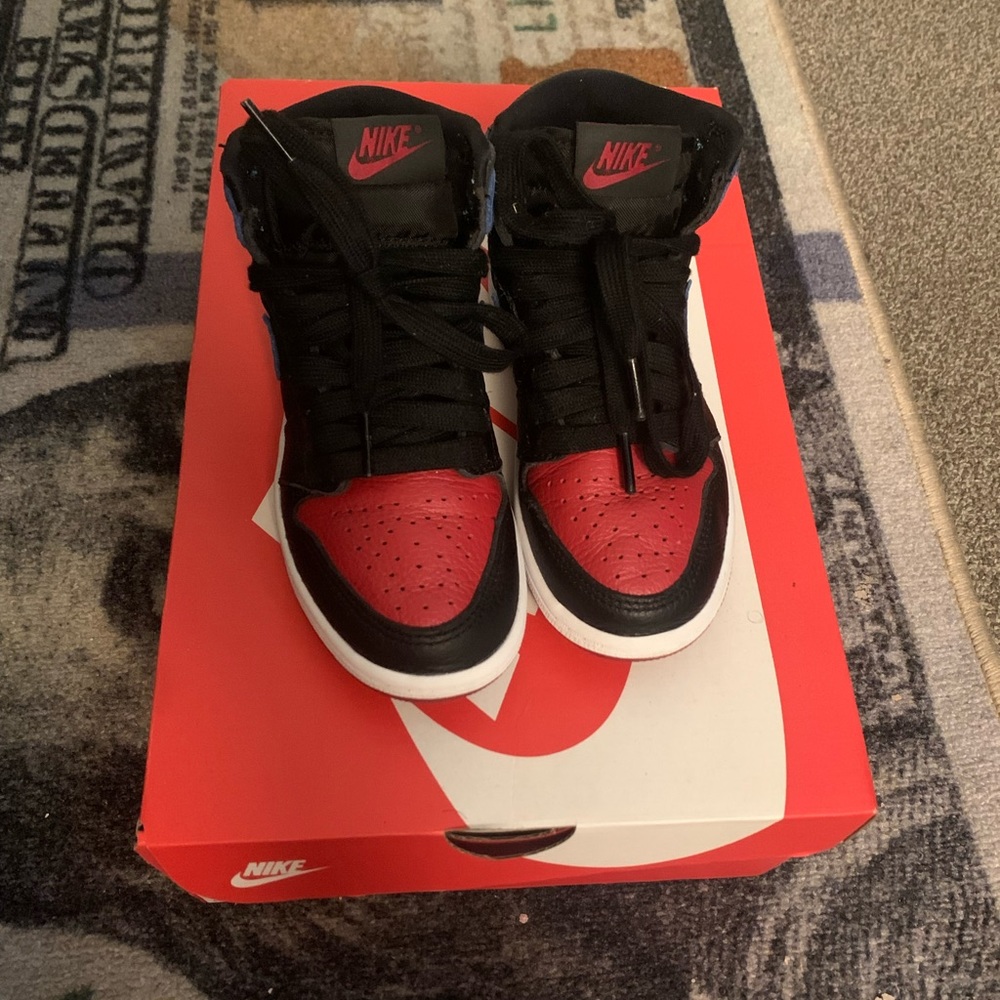 Air Jordan 1 Retro High OG UNC To Chicago